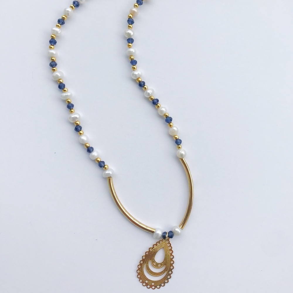 Pearls Gold and Crystal Blue Necklace🔹⚪️🔹